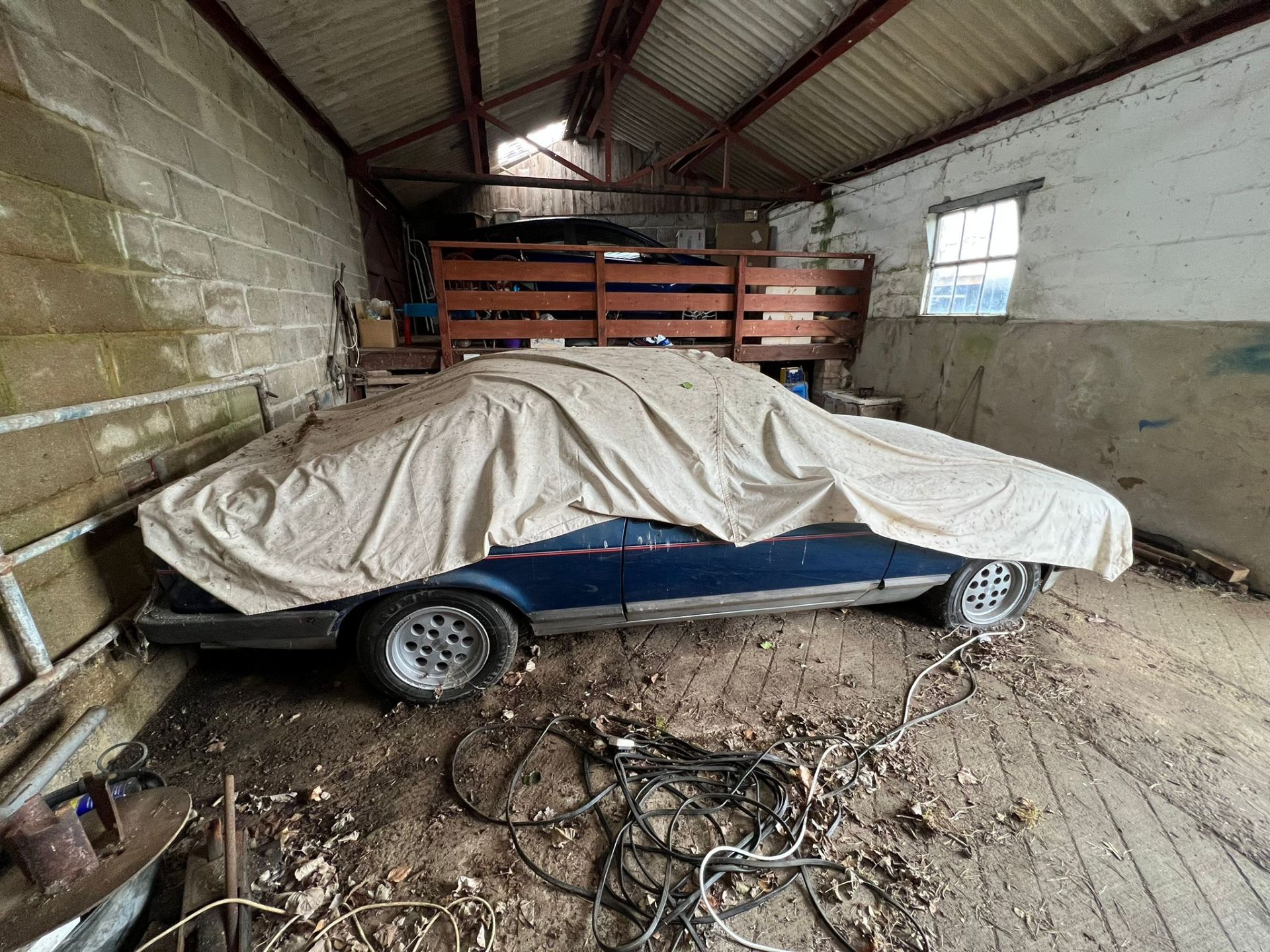 Ford Capri MkIII 2.8 Injection 1981 - Barn Find - Image 9 of 44