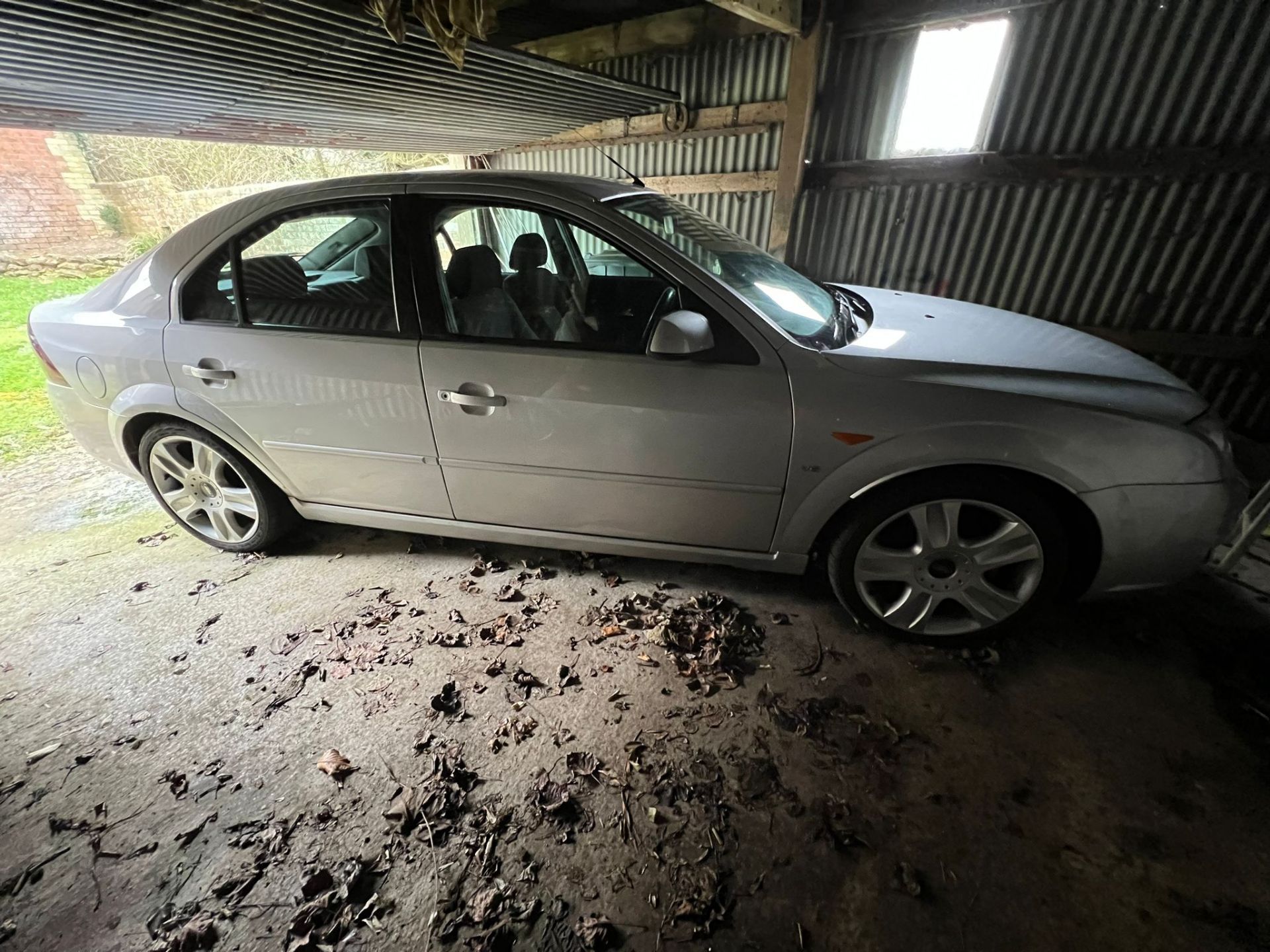 Ford Mondeo Zetec-S 2.5 V6 2002 - Barn Find - Image 3 of 15