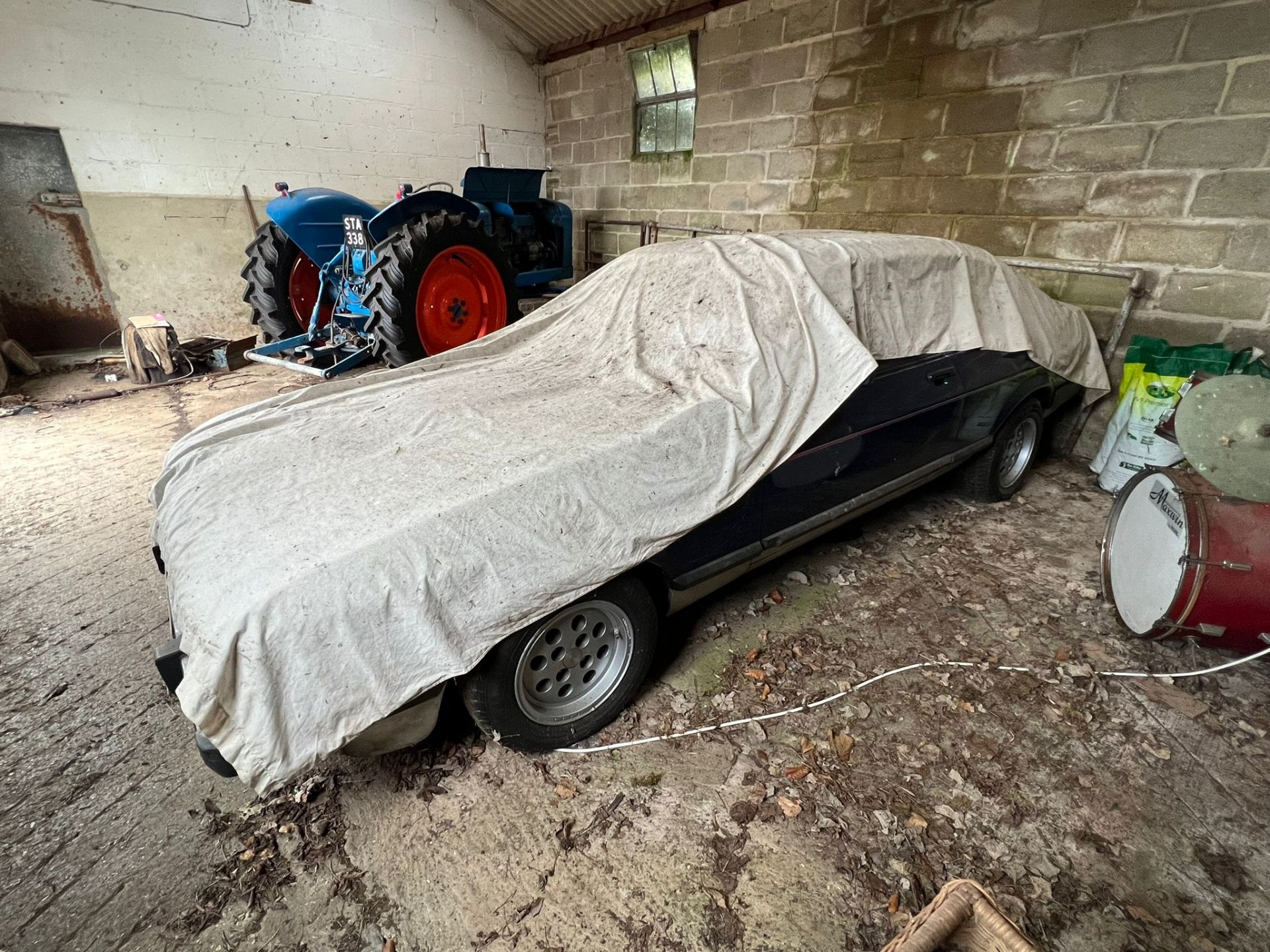 Ford Capri MkIII 2.8 Injection 1981 - Barn Find - Image 10 of 44