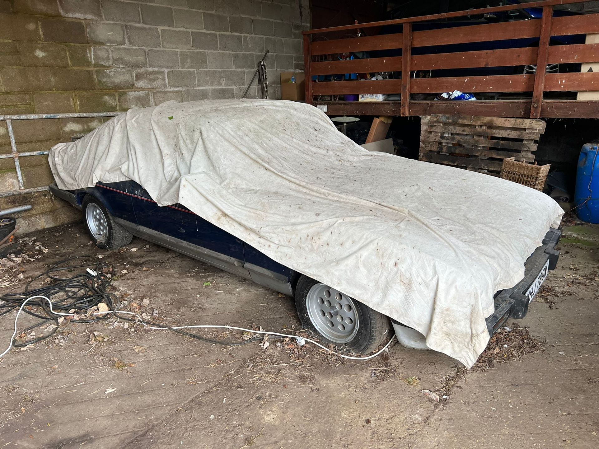 Ford Capri MkIII 2.8 Injection 1981 - Barn Find - Image 8 of 44