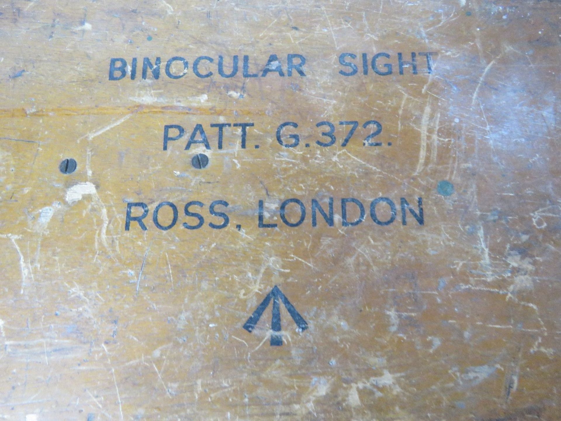 A Ross of London Binocular Gunsight having broad arrow to binocular and fitted wooden box, patt. - Image 3 of 4