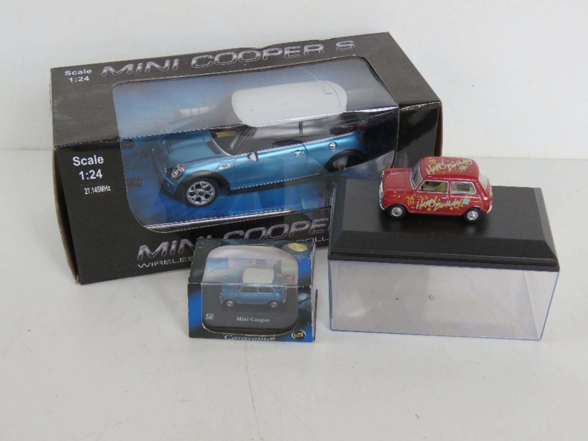 A die cast Mini Cooper 1:72 scale by Car