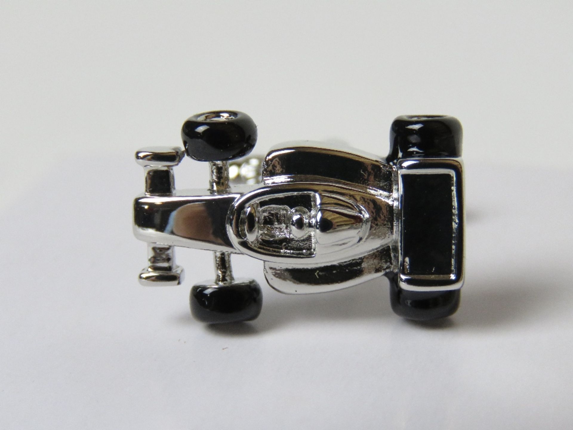 A pair of as new cufflinks in the form o - Image 2 of 2