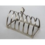 A hallmarked silver toast rack, HM for Birmingham, 85.9g / 2.77ozt.