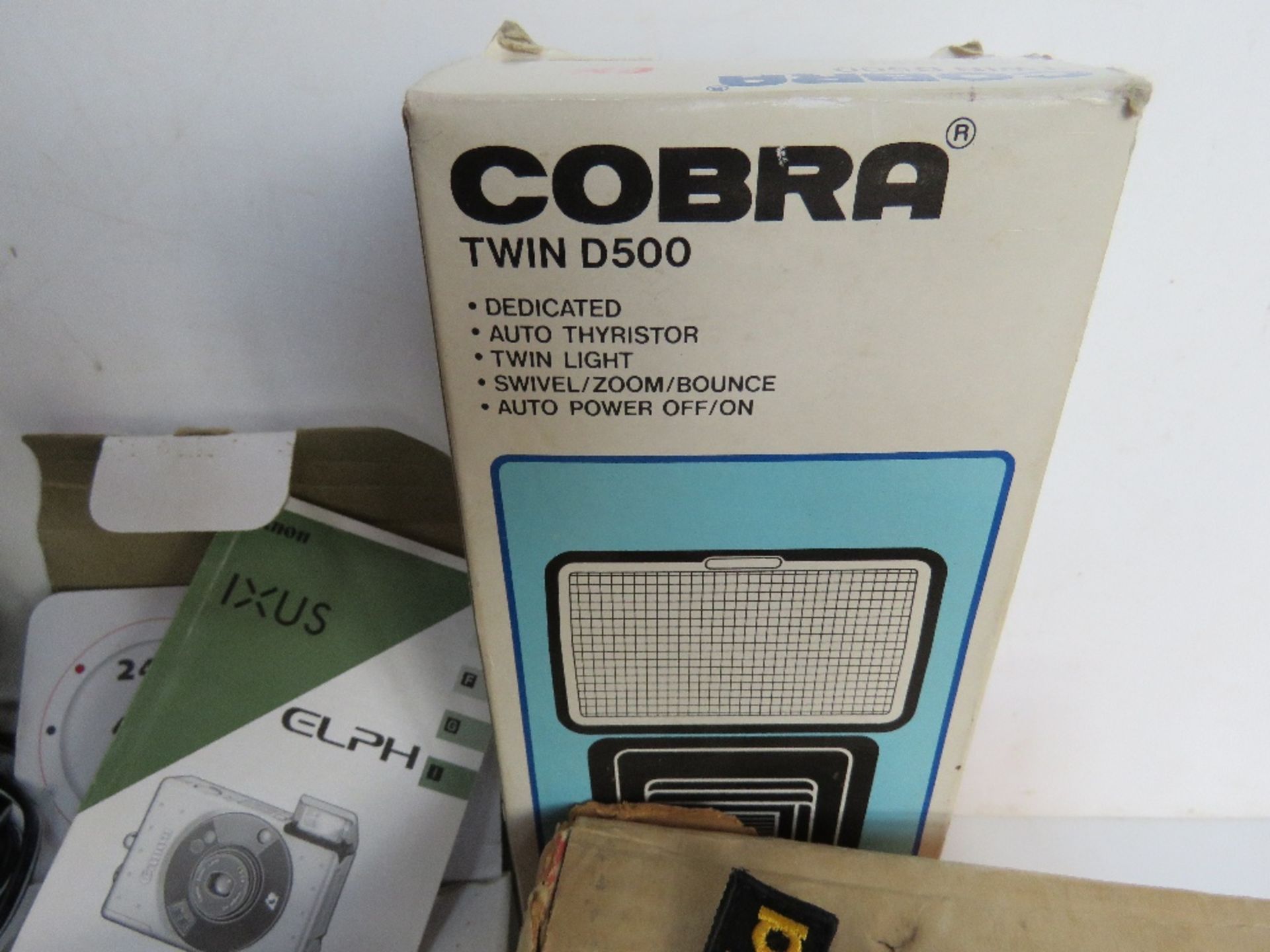 A quantity of assorted cameras and accessories inc Kodak Brownie 127, Polaroid Wink-Light, - Image 5 of 7