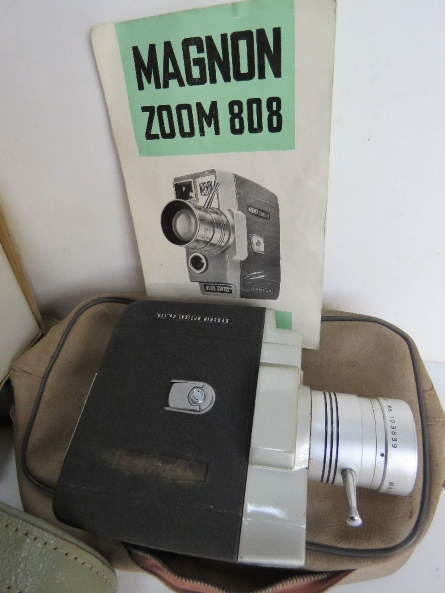 A quantity of assorted cameras inc Lumicon, Magnon Zoom 808, Bell & Howell, Samsung video camera, - Image 3 of 6