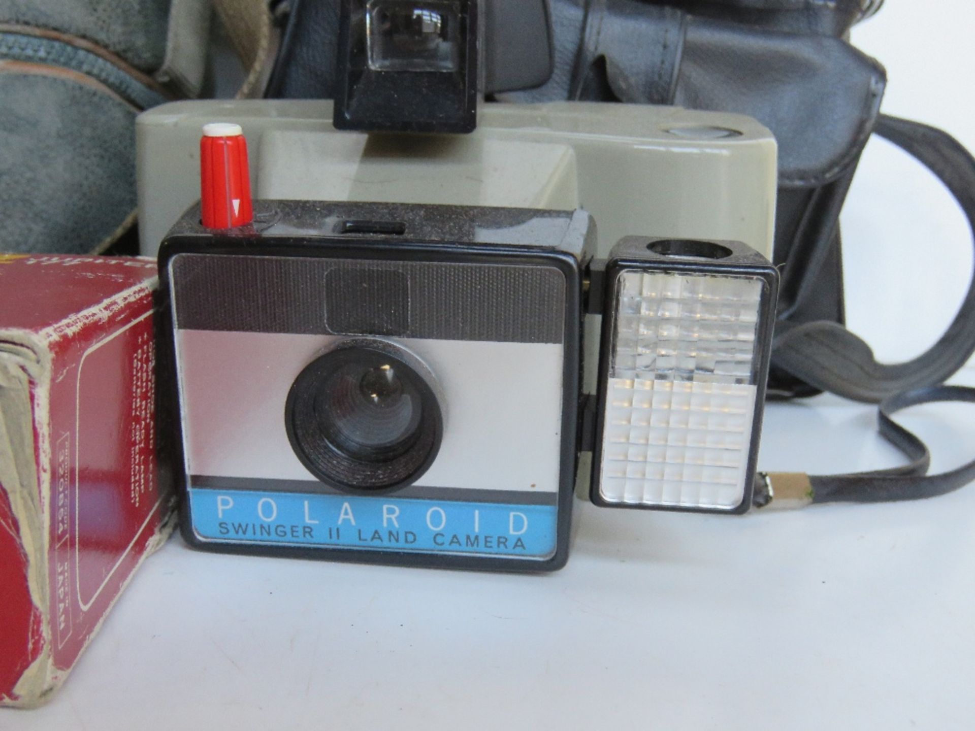 A quantity of cameras and camera equipment inc Canon Camcorder, Nikon, Prinz Flashgun, - Image 5 of 6
