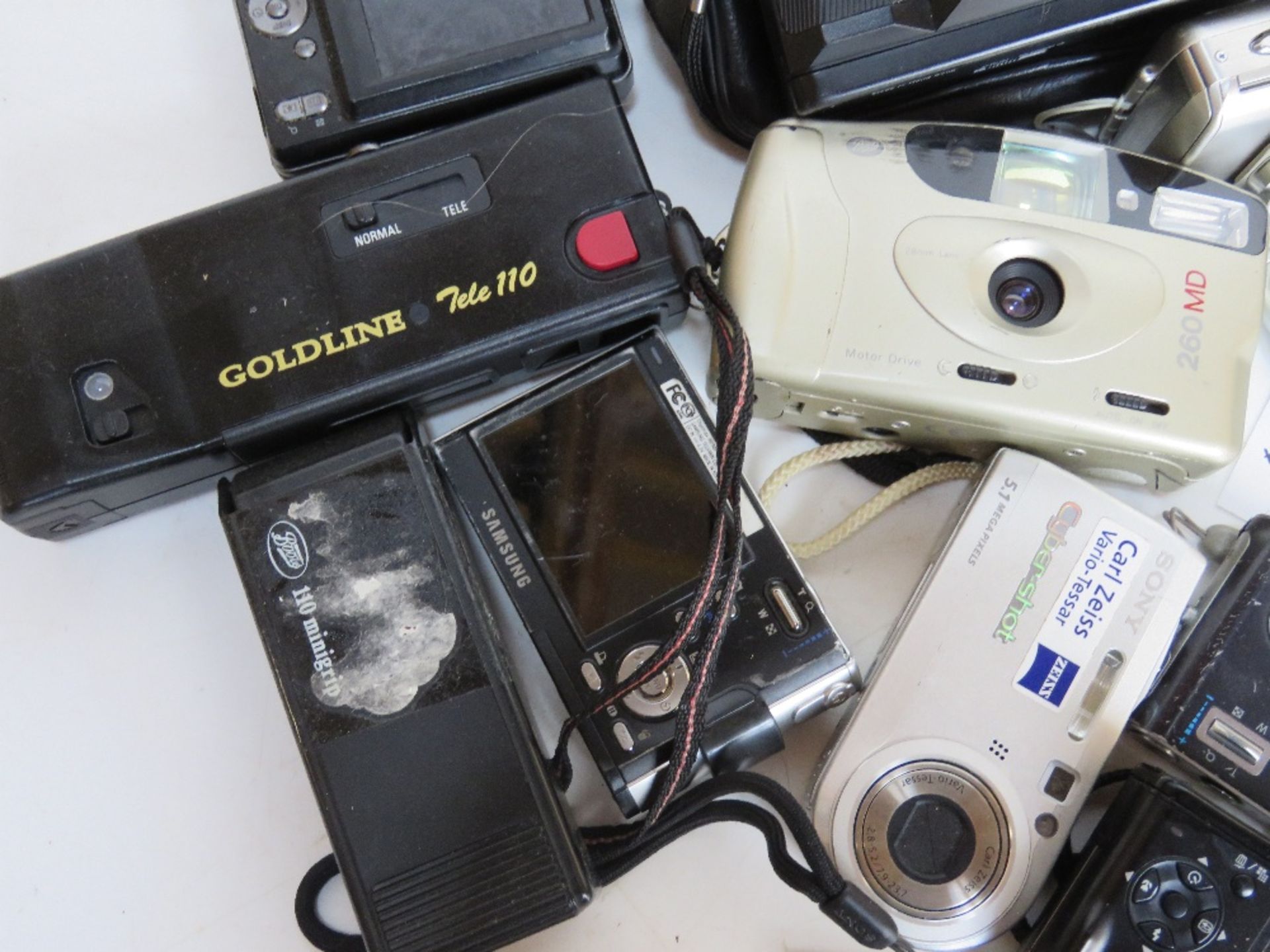 A quantity of assorted cameras and accessories inc Sony CyberShot Praktica MTL5B, Goldline Tele 110, - Image 2 of 5