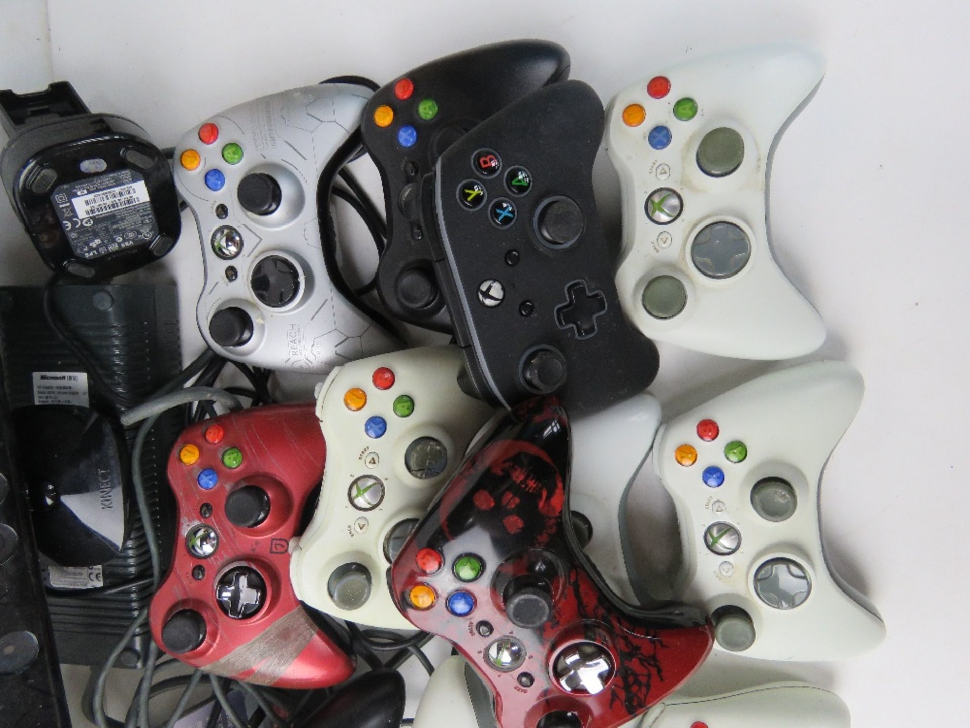 A quantity of XBox controllers, together with an instruction manual, charger and XBox 360 Kinect. - Image 3 of 4