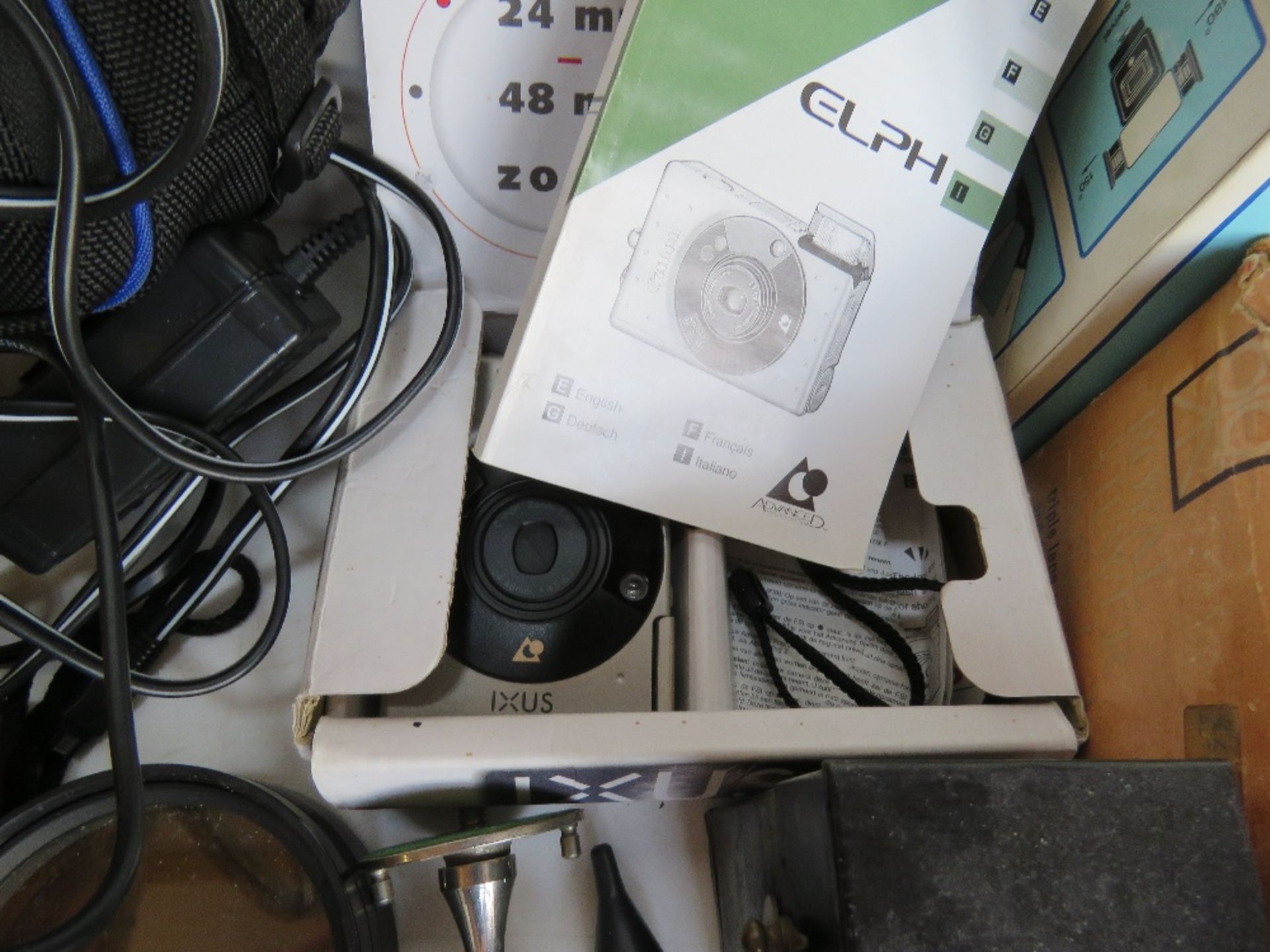 A quantity of assorted cameras and accessories inc Kodak Brownie 127, Polaroid Wink-Light, - Image 6 of 7