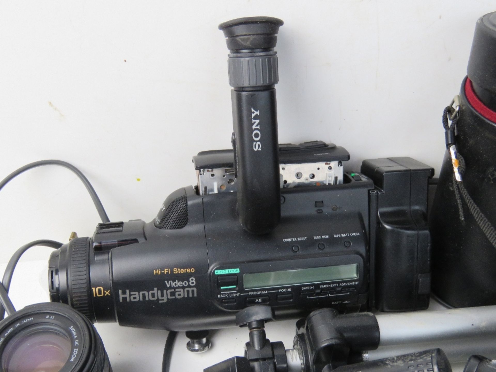 A quantity of cameras and equipment inc Tamron Lens, Panasonic Lumix, Minolta Dymax, Canon E05, - Image 7 of 8