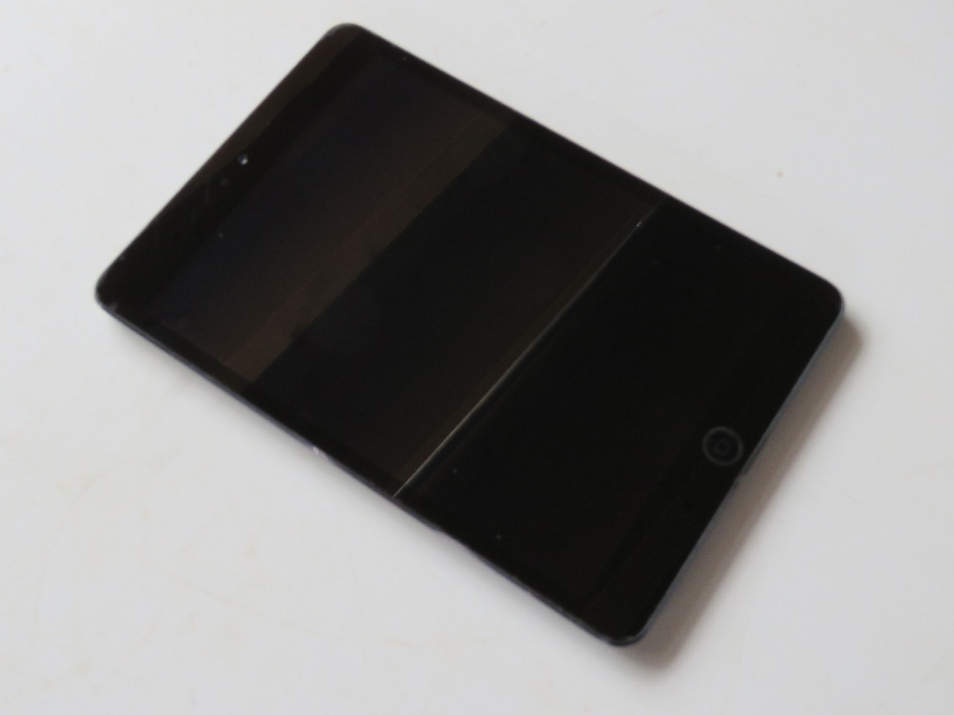 Apple iPad mini in grey model A 1432 7.9" screen. - Image 2 of 12
