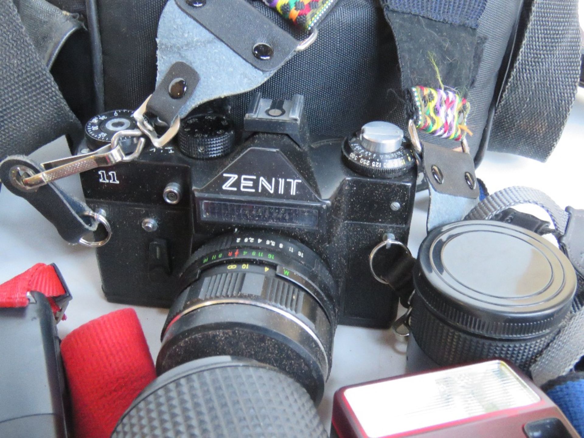 A quantity of cameras and equipment inc Zenit, Sony Camcorder, Canon Speedlite flash, - Image 3 of 7