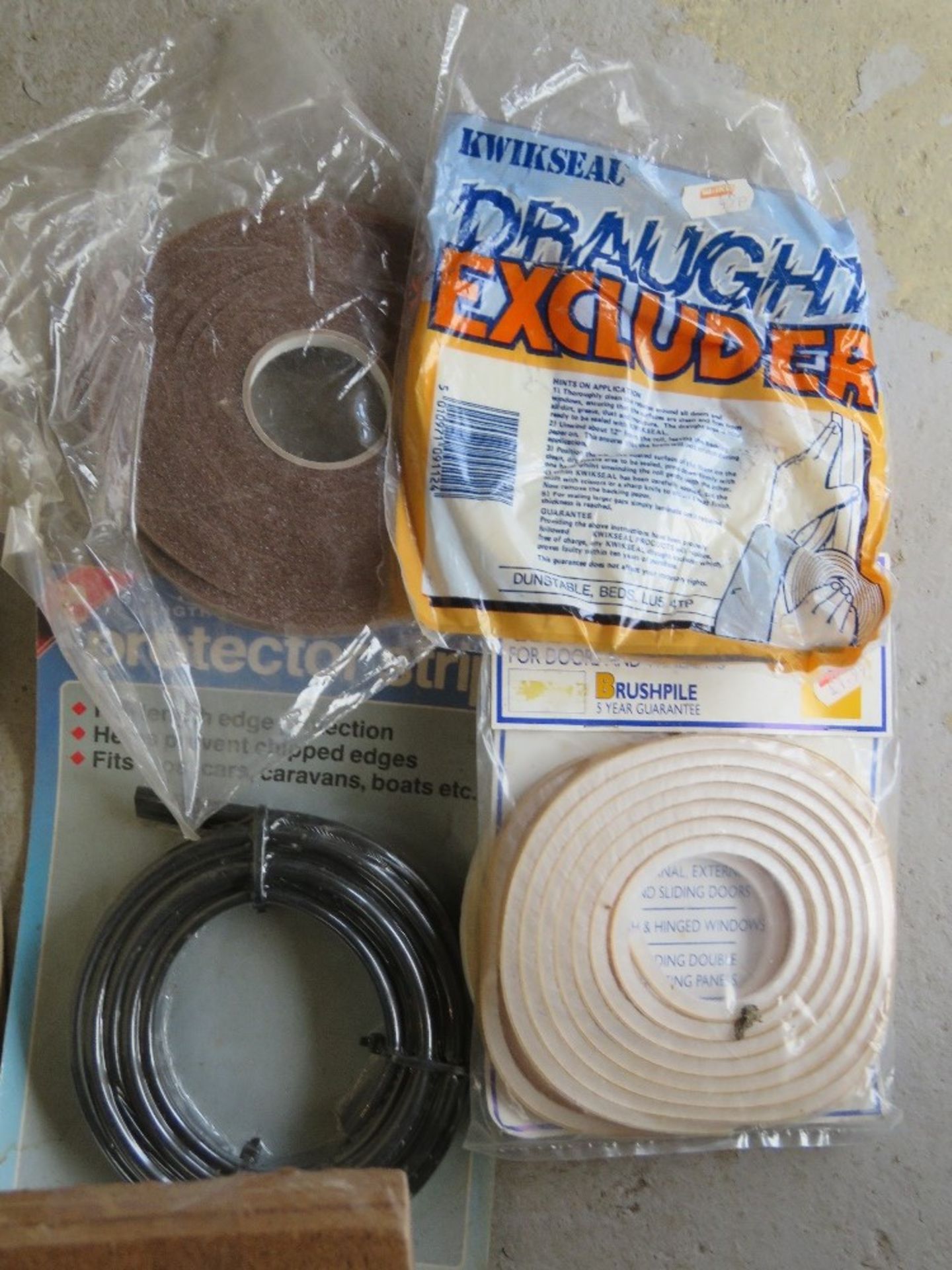 A quantity of assorted hardware inc basin fixing kit, catches, nails, cylinder pull, light switch, - Image 5 of 7