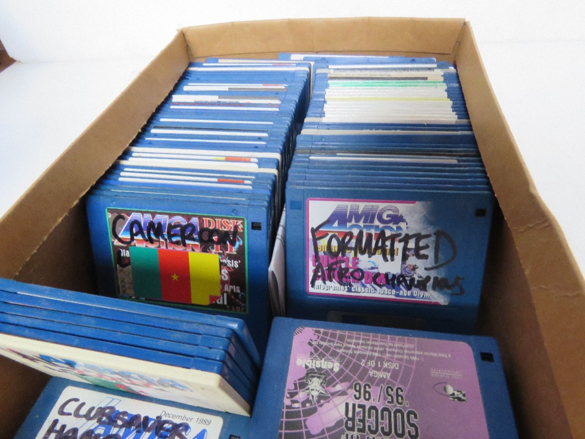 A large quantity of Amiga floppy discs Disclaimer - all items in this sale are sold as untested - Image 2 of 4