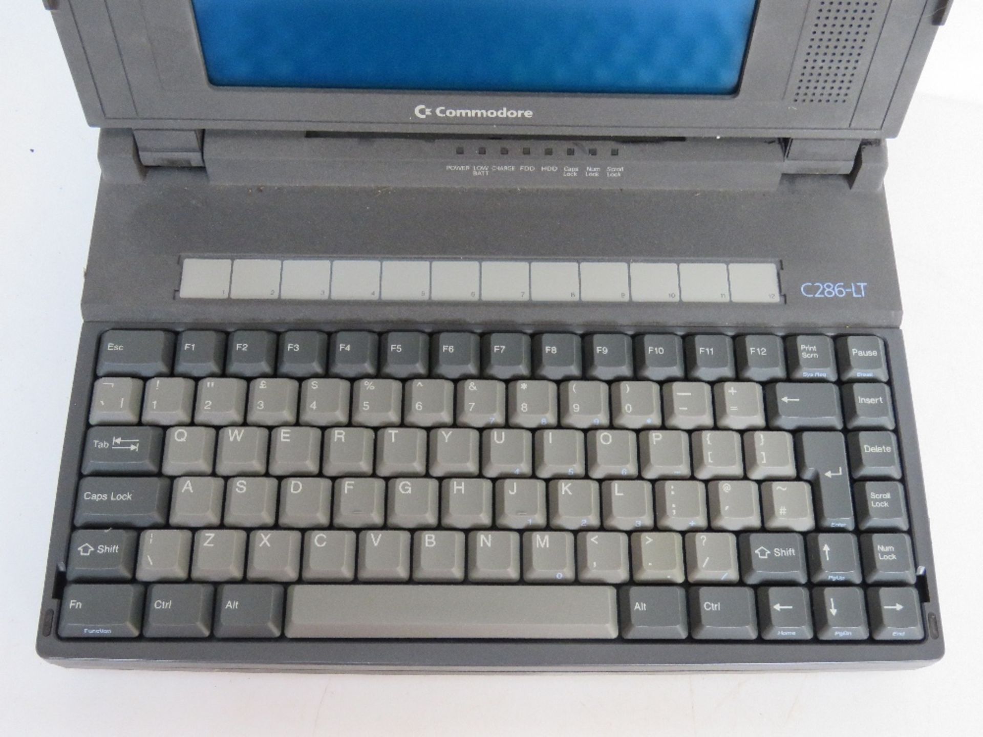 A Commodore personal computer C286-LT, no battery or cables. - Image 2 of 5