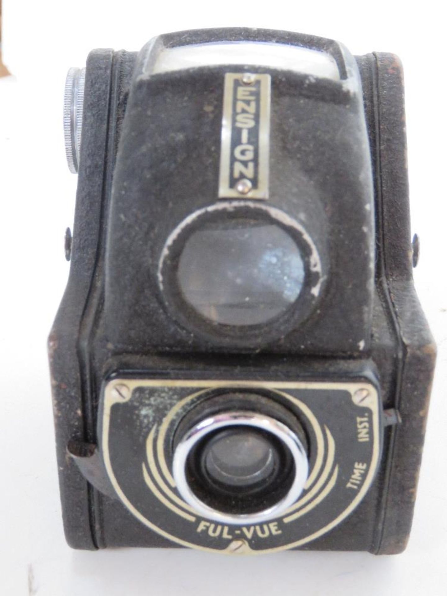 A Yashica MD5042450 camera together with two other items. - Image 3 of 5