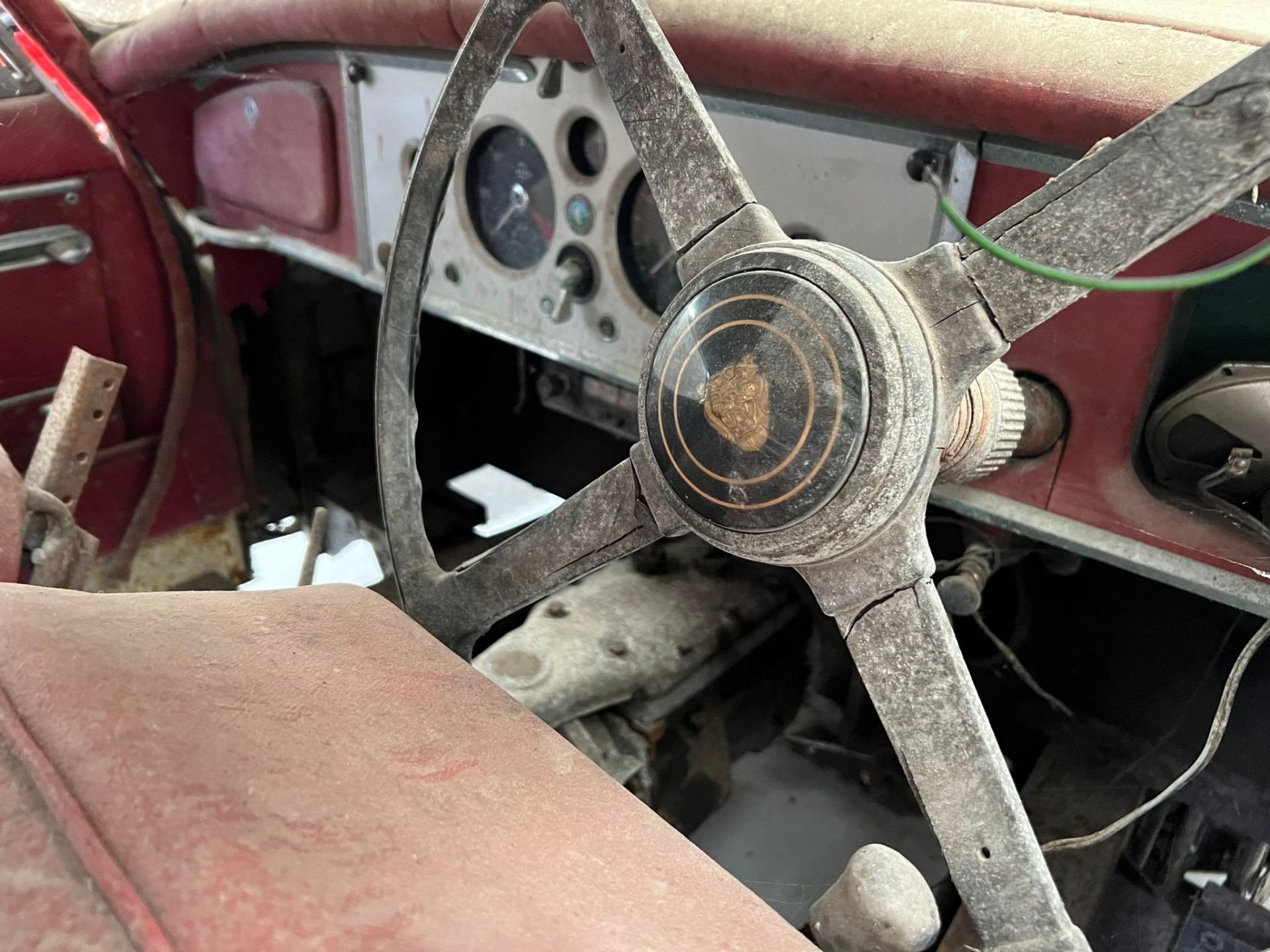 Jaguar XK150 3.4 Drop Head Coupe 1958 Barn Find. Matching numbers. - Image 11 of 14