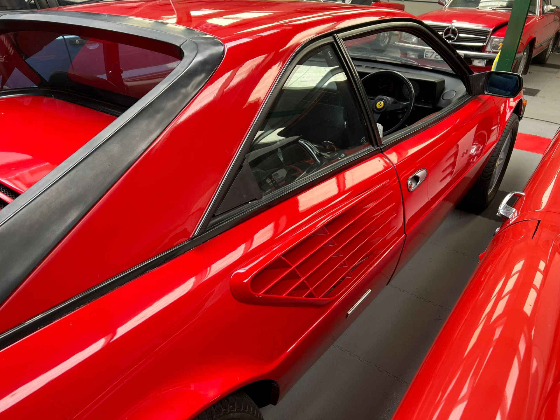 Ferrari Mondial Quattrovalvole Coupe 1984 - Image 8 of 22