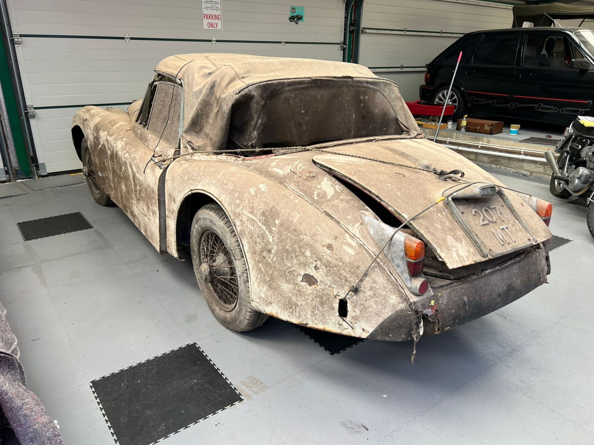 Jaguar XK150 3.4 Drop Head Coupe 1958 Barn Find. Matching numbers. - Image 8 of 14