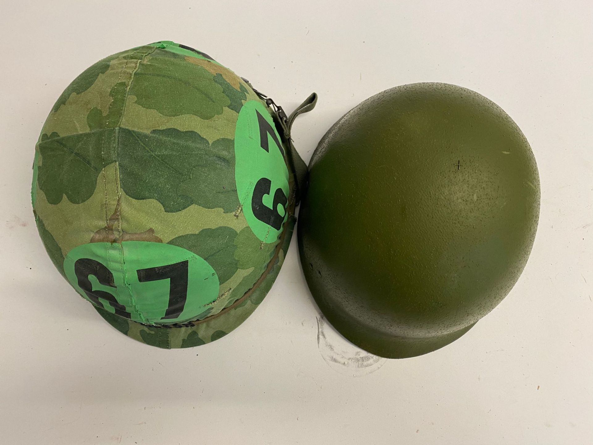 A US M1 airborne training helmet with embroidered band bearing the name Davidson. The cover with - Image 3 of 6