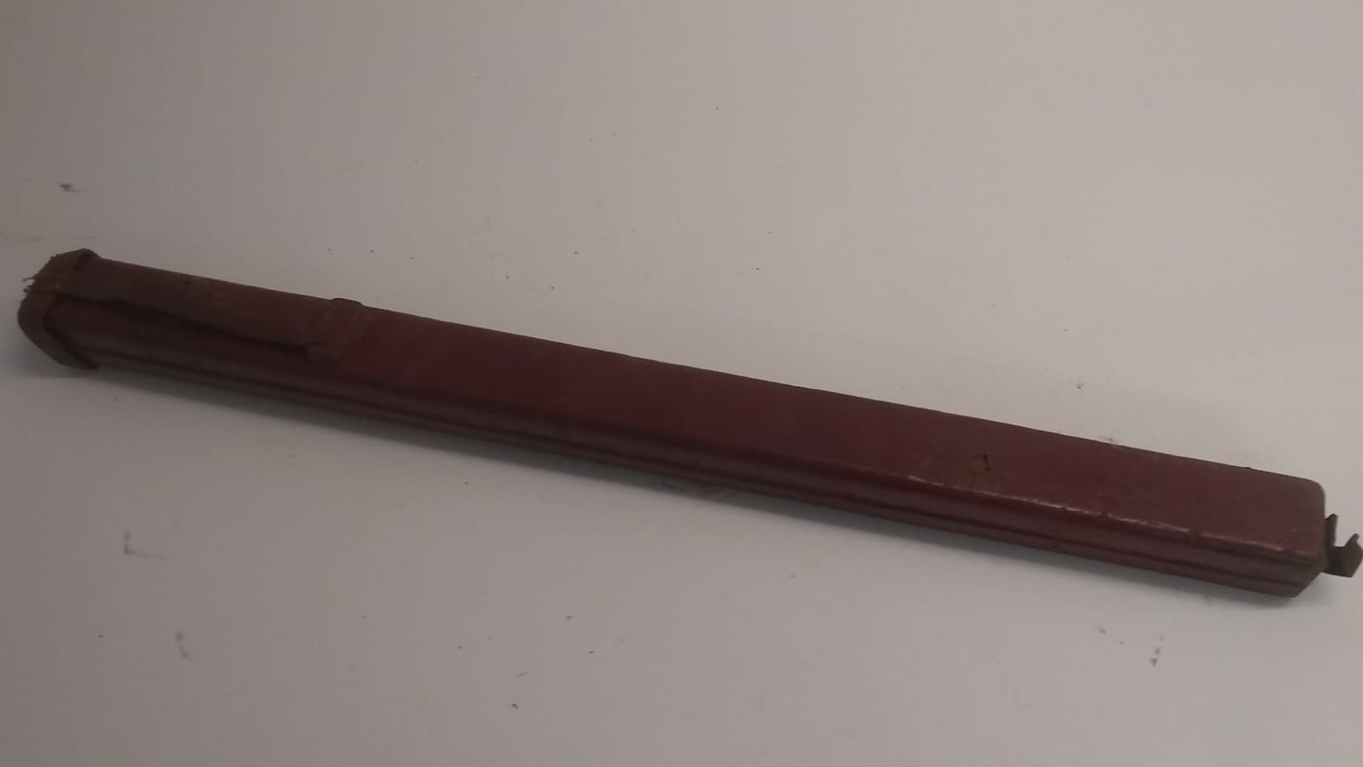 A WWI German MG08 barrel and red leather case. This lot will be available to collect in person 48 - Image 4 of 7