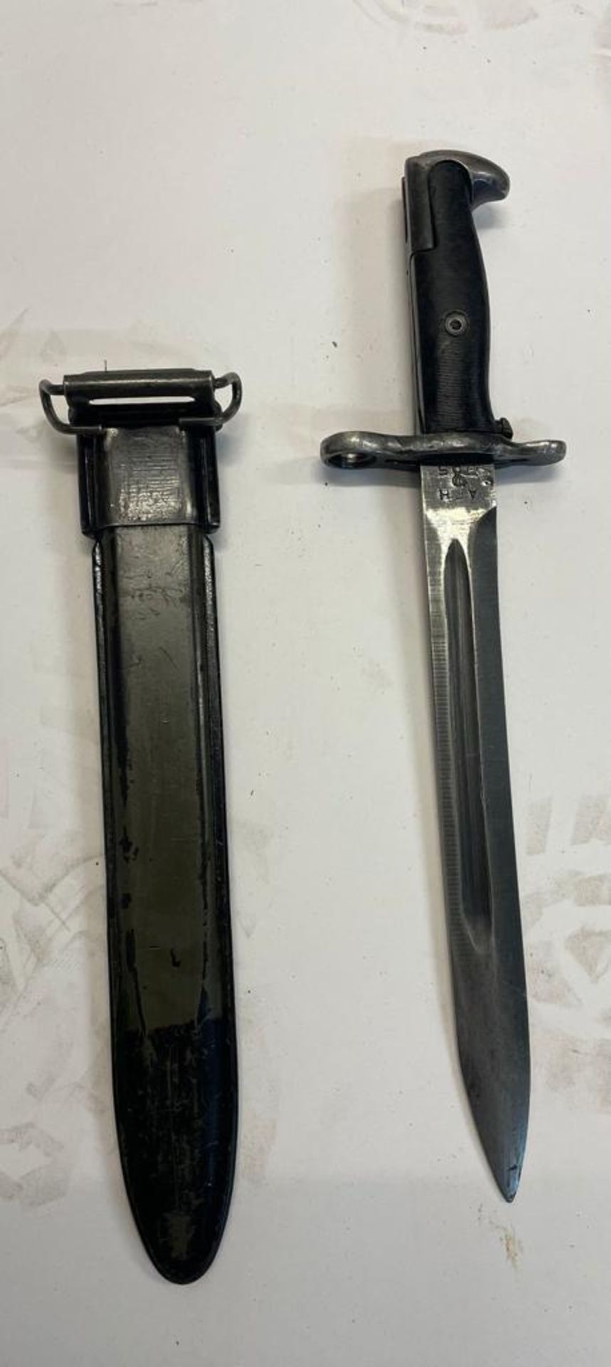 A US M1 Garand rifle bayonet and scabbard. This lot will be available to collect in person 48 - Image 4 of 5