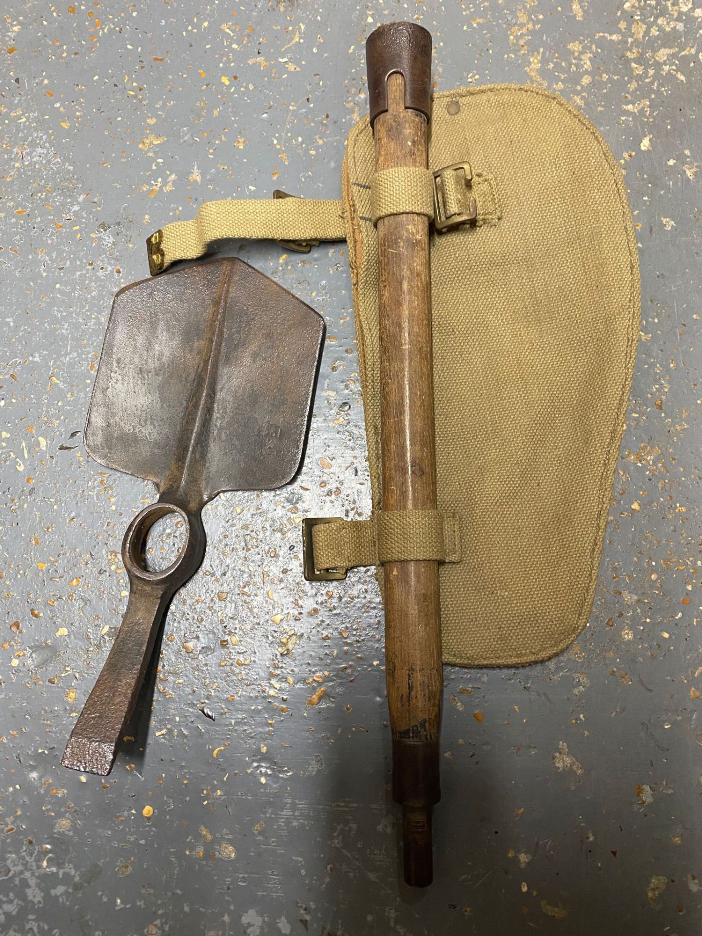 A quantity of assorted militaria inc, a WWII British entrenching tool handle with canvas holder, - Image 7 of 9