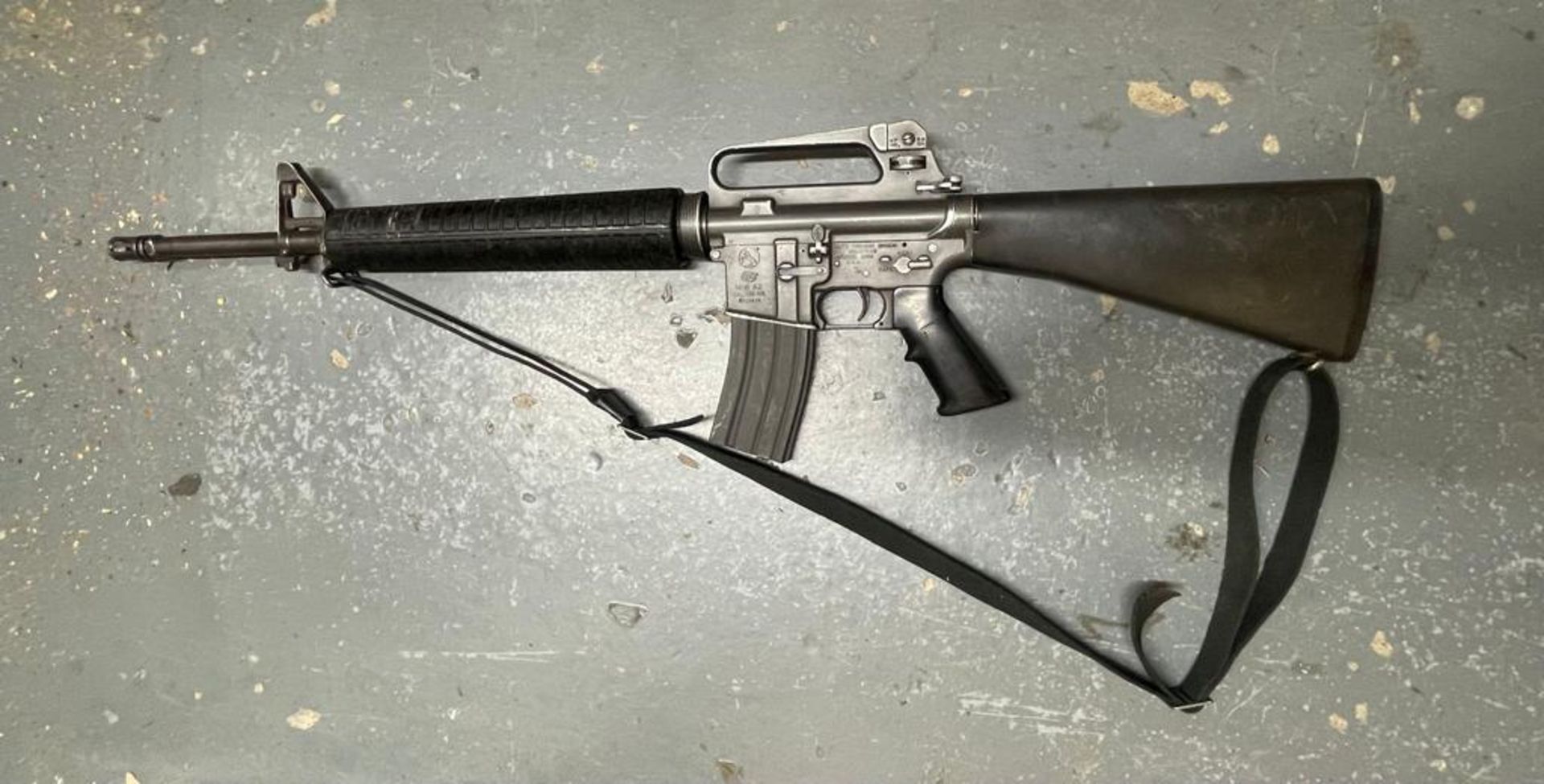 A deactivated M16A2 assault rifle. - Image 5 of 5