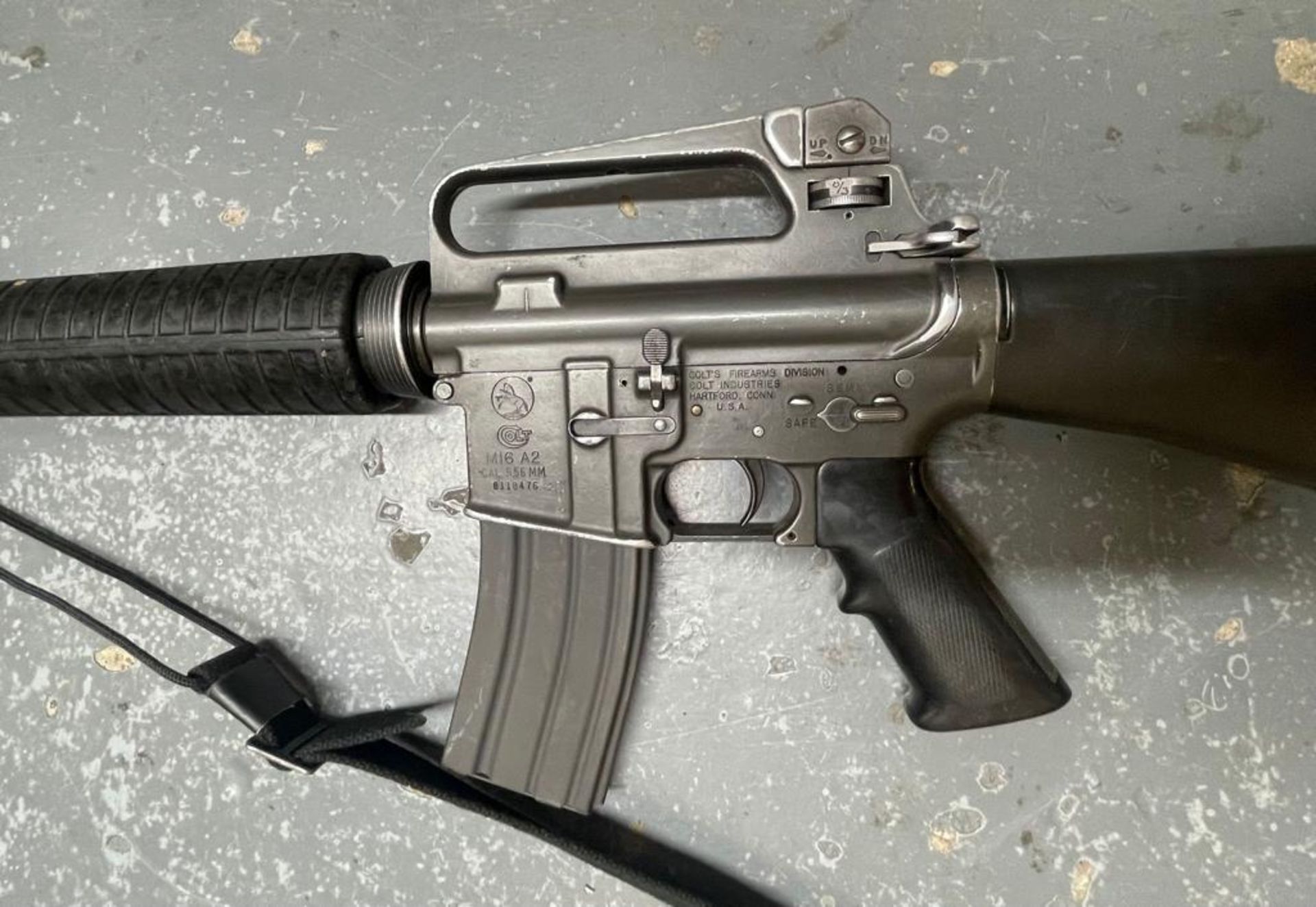 A deactivated M16A2 assault rifle. - Image 2 of 5