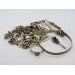 A quantity of assorted silver and white metal jewellery, 42g.