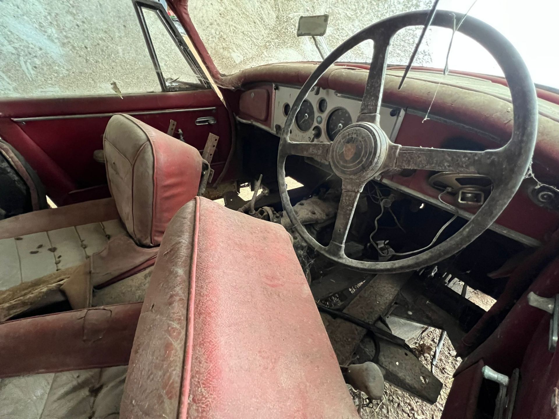 Jaguar XK150 3.4 Drop Head Coupe 1958 Barn Find. Matching numbers. - Image 21 of 27