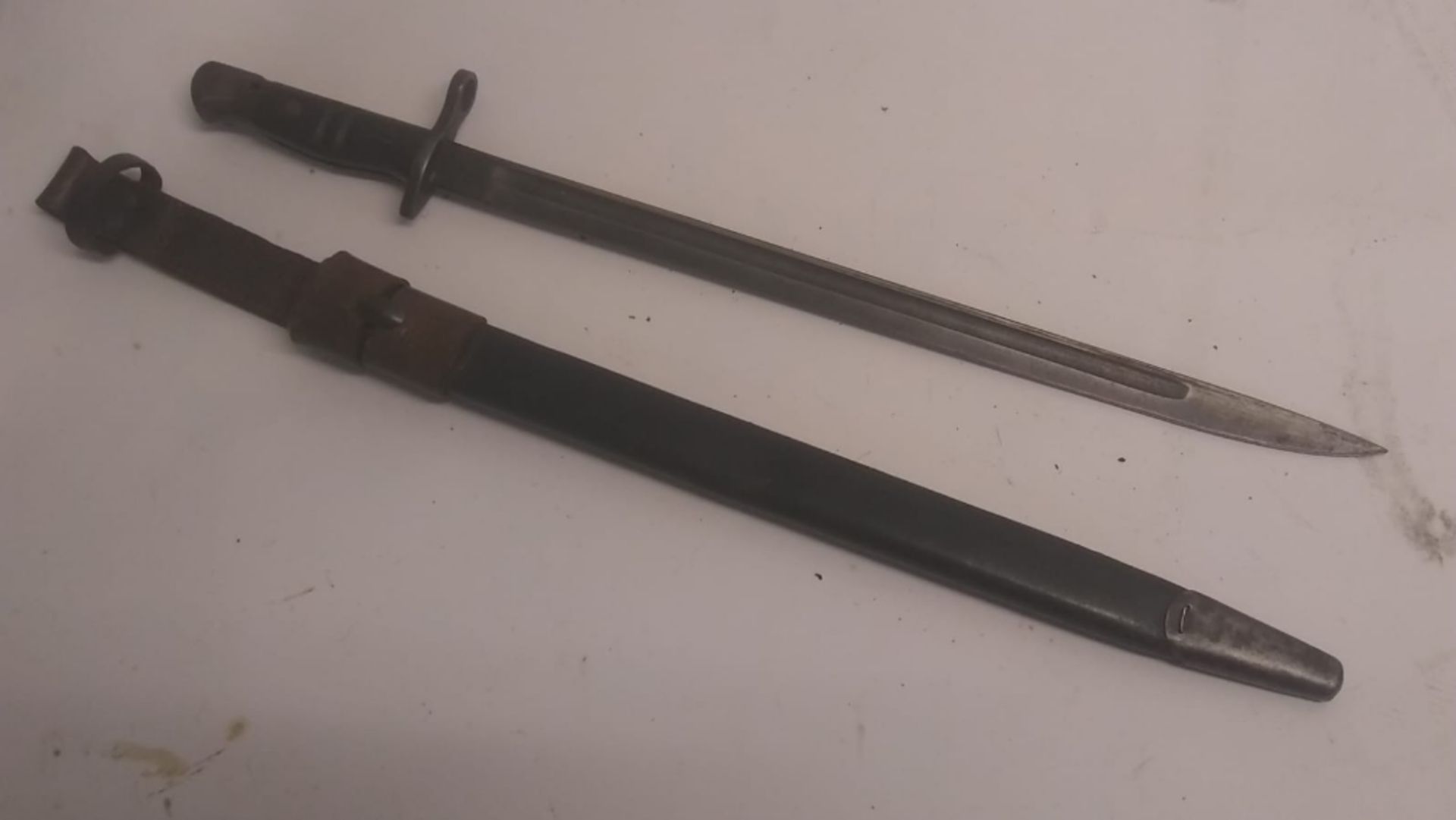 A US M1905 Springfield bayonet and scabb - Image 3 of 3