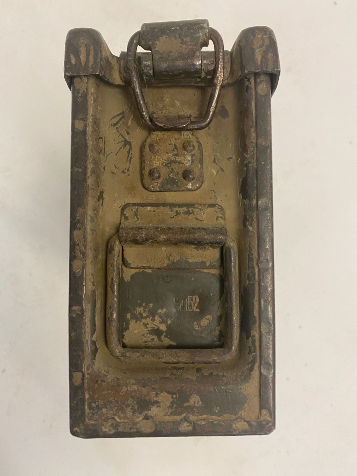 A WWI German MG08 ammunition tin, origin - Image 5 of 5