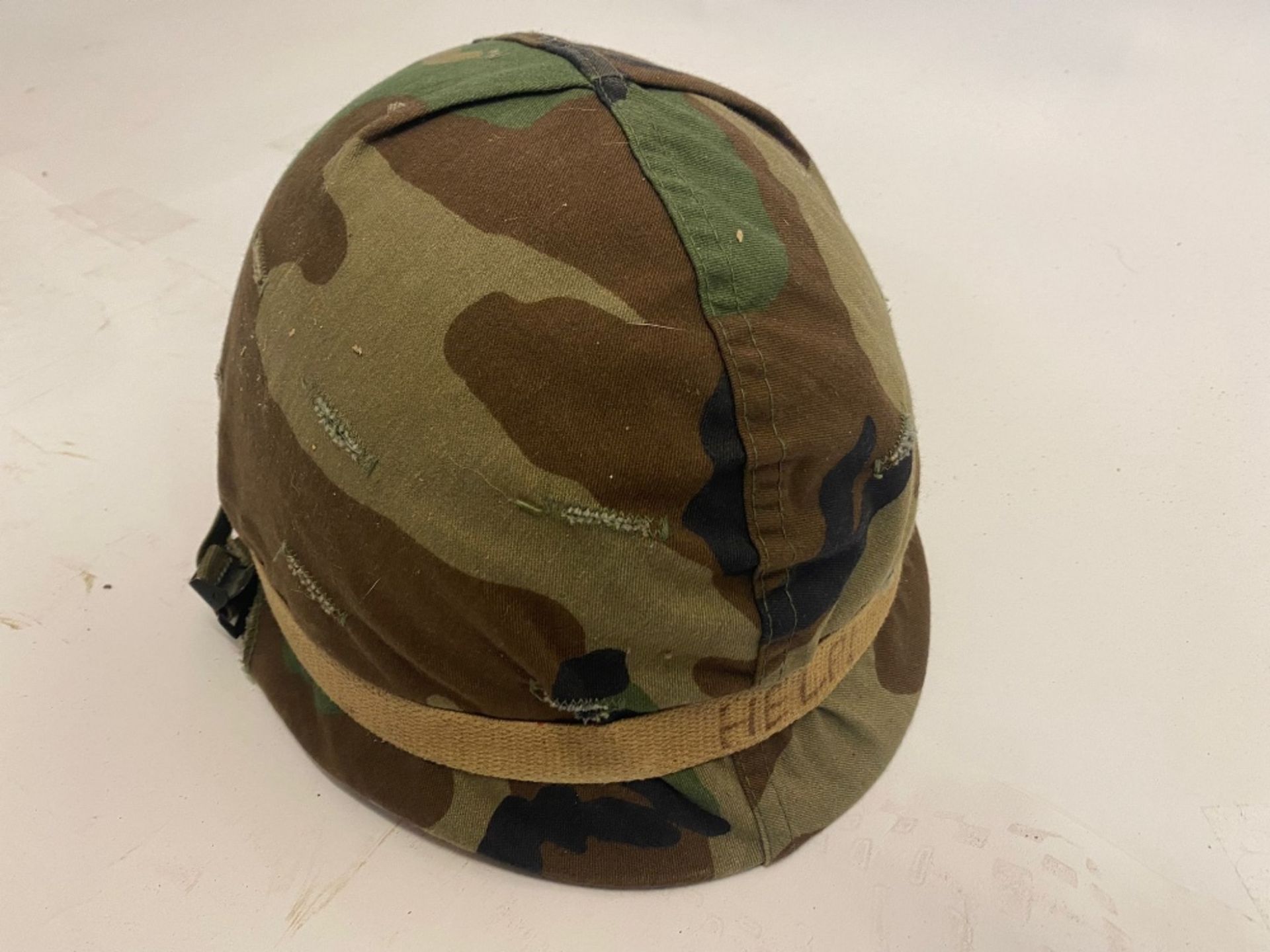 A US M1 helmet with woodland camo cover, - Image 6 of 8