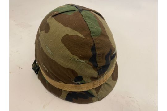 A US M1 helmet with woodland camo cover, - Image 6 of 8