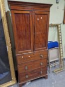 A LATE 19th/EARLY 20th C. MAHOGANY LINEN PRESS, THE SATIN WOOD BANDED CORNICE OVER DOORS ENCLOSING
