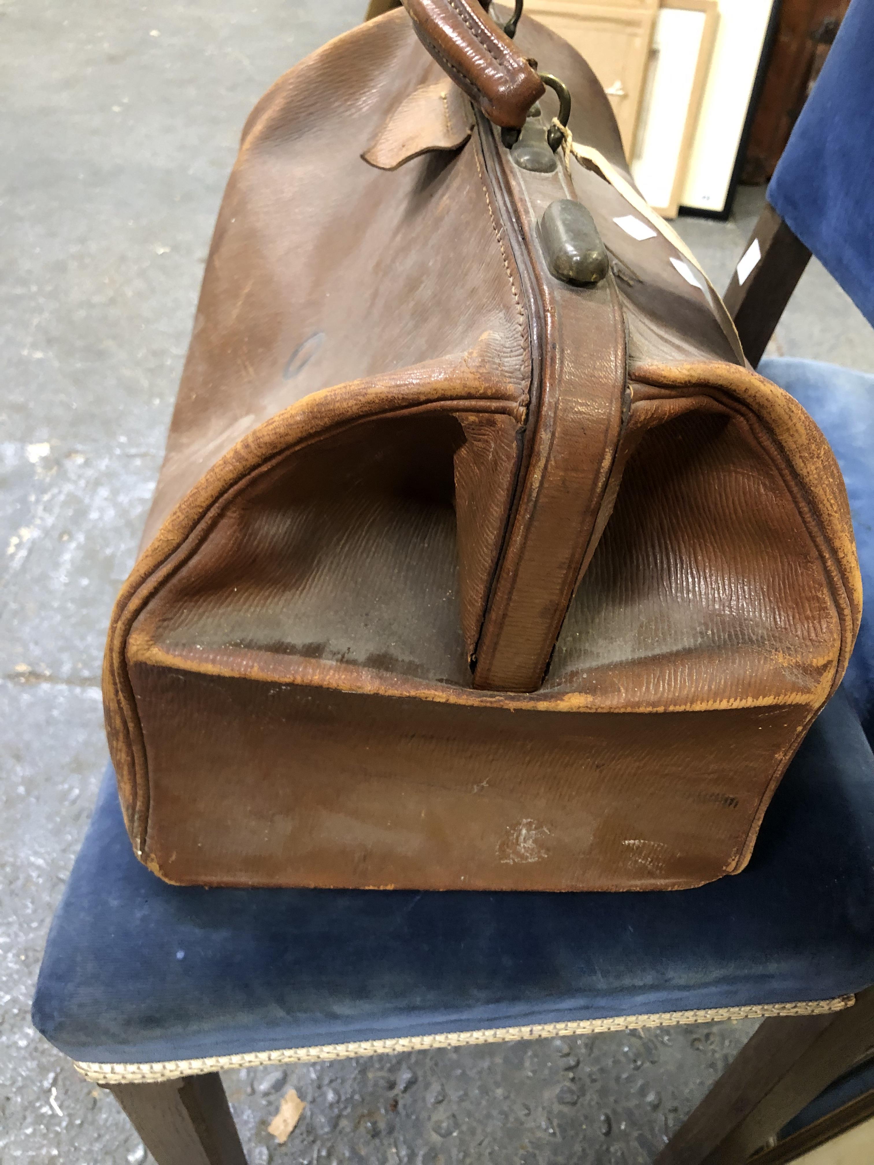 A PEAL & CO LEATHER GLADSTONE BAG, A LEATHER SUITCASE, THE LID. 43 x 35cms. TOGETHER WITH A BLACK - Image 3 of 19