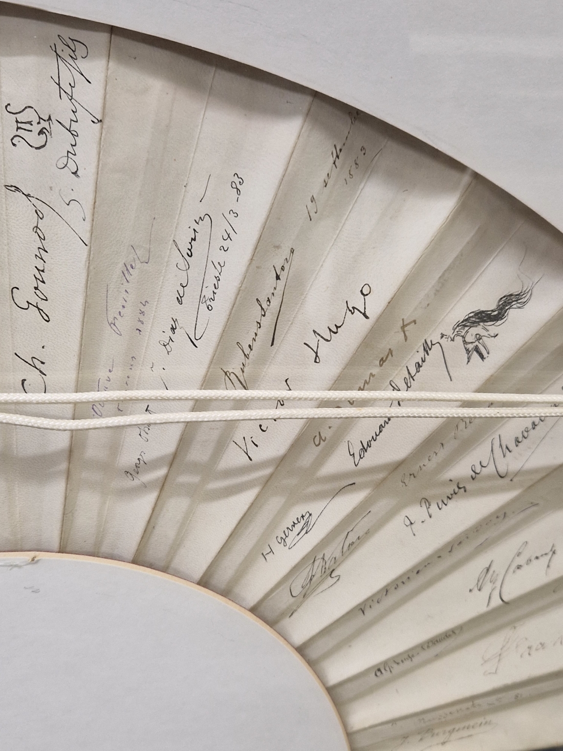 A 1881-3 FAN IN A DOUBLE SIDED FRAME, THE BACK OF THE HOLLY PAINTED LEAF SIGNED BY FRENCH - Image 5 of 7