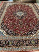 A GOOD QUALITY PERSIAN KESHAN CARPET 398 x 293cms