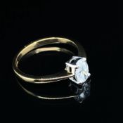 DIAMOND SINGLE STONE. AN OVAL CUT FOUR CLAW SET DIAMOND SOLITAIRE HALLMAKRED 18ct GOLD RING.