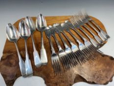 A HARLEQUIN SET OF FIDDLE PATTERN CUTLERY: FOUR TABLE SPOONS BY J G, EDINBURGH 1818, SIX VARIOUS