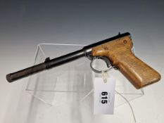 A DAISY MODEL 2 AIR PISTOL .177 CALIBRE. WITH BLUED FINISH AND WOODEN GRIPS. PLEASE NOTE AGE