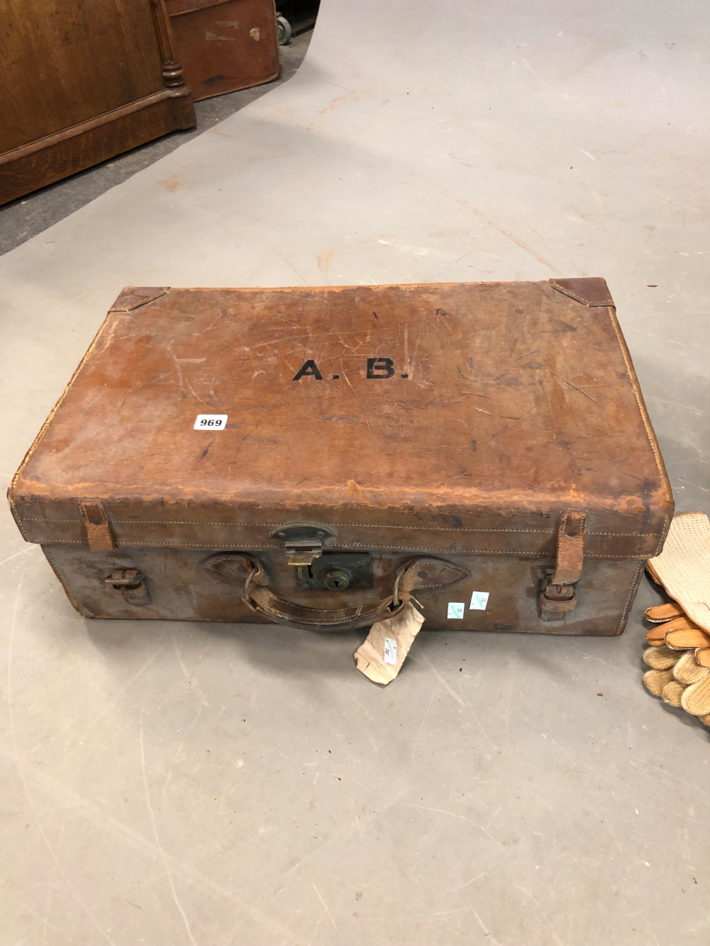 A LEATHER SUITCASE CONTAINING A LADYS BLUE HUNTING JACKET BY RICHARDS AND SON, BLACK BOWLER HATS - Image 5 of 15