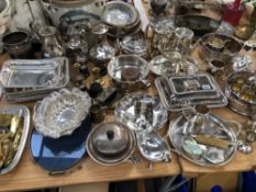 A COLLECTION OF ELECTROPLATE, TO INCLUDE: VEGETABLE TUREENS, TEA, COFFEE AND BREAKFAST WARES