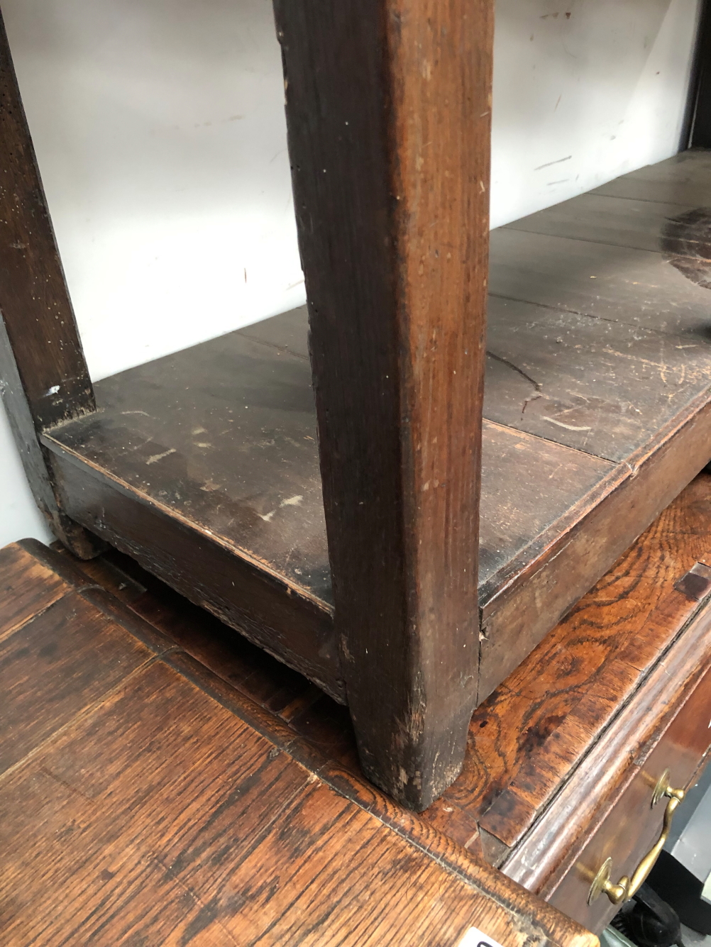 A GEORGIAN AND LATER OAK SMALL THREE DRAWER POT BOARD DRESSER BASE. 72 X 134 X 42CMS. - Image 15 of 22