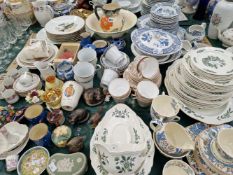 WEDGWOOD DINNER WARES, WOODS TEA AND DINNER WARES, A FISH PLATTER AND PLATES, A BESWICK WREN AND