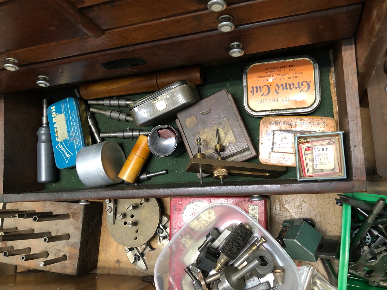 A COLLECTION OF WATCH AND CLOCK MAKERS TOOLS, TO INCLUDE DRILL BITS, LATHES, A MAHOGANY AND - Image 11 of 22
