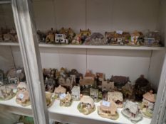A COLLECTION OF LILLIPUT LANE COTTAGES