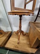 A VICTORIAN MAHOGANY TRIPOD TABLE AND TWO BEDROOM CHAIRS.
